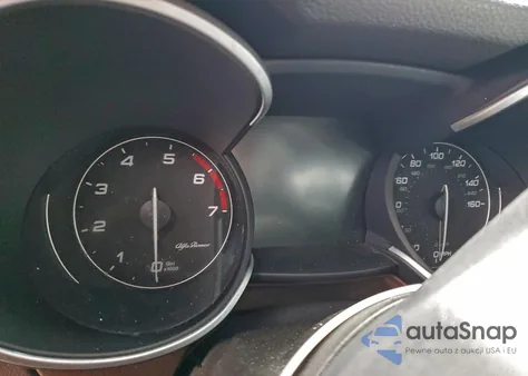 2019 Alfa Romeo Stelvio z USA, uszkodzony, nr VIN ZASPAJAN5K7C40707